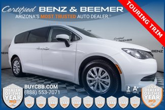 Used 2017 Chrysler Pacifica Touring image 1