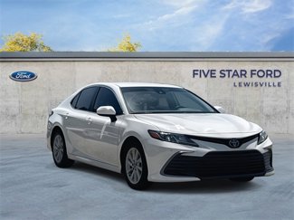 Used 2022 Toyota Camry LE image 1