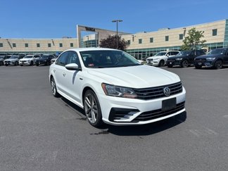 Used 2018 Volkswagen Passat 2.0T R-Line image 1
