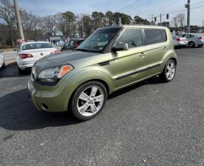 Used 2011 Kia Soul ! image 1