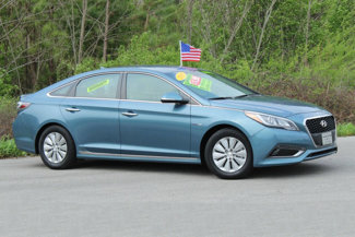 Used 2016 Hyundai Sonata SE image 1