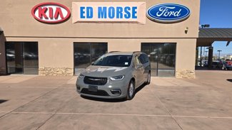 Used 2022 Chrysler Pacifica Touring-L image 1