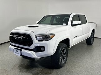 Used 2018 Toyota Tacoma TRD Sport w/ Technology Package image 1