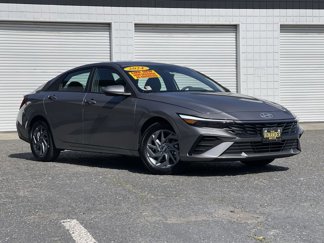 Used 2024 Hyundai Elantra SEL image 1