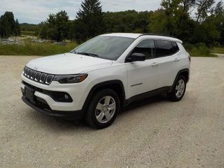 Used 2022 Jeep Compass Latitude image 1