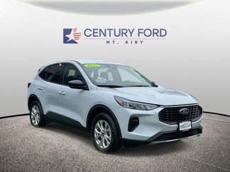 Used 2025 Ford Escape Active w/ Cold Weather Package image 1