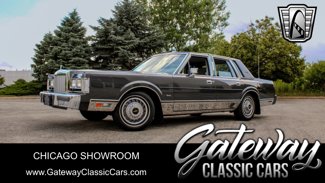 Used 1986 Lincoln Town Car image 1
