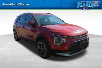 Used 2023 Kia Niro SX Touring image 1