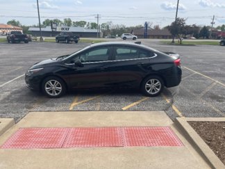 Used 2017 Chevrolet Cruze LT image 1