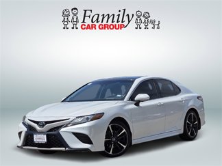 Used 2018 Toyota Camry XSE image 1
