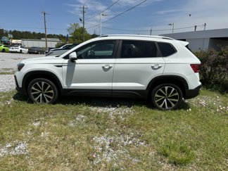Used 2023 Volkswagen Taos SE image 1