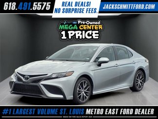 Used 2023 Toyota Camry SE image 1