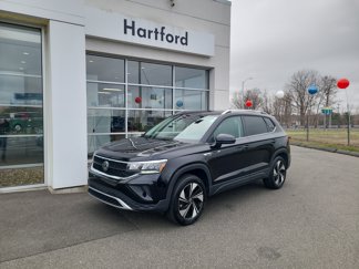 Certified 2024 Volkswagen Taos SE image 1