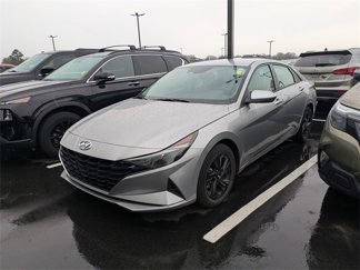 Certified 2022 Hyundai Elantra SEL w/ Cargo Package image 1