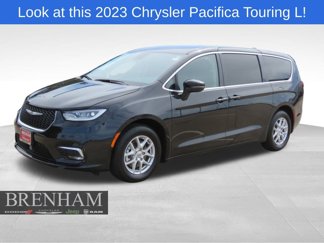 Used 2023 Chrysler Pacifica Touring-L image 1