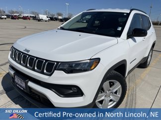 Used 2022 Jeep Compass Latitude image 1