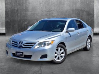 Used 2011 Toyota Camry LE image 1
