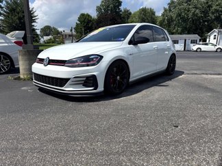 Used 2019 Volkswagen Golf S image 1