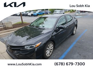 Used 2018 Toyota Camry LE image 1