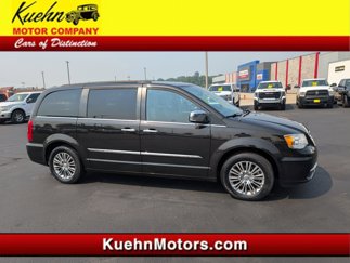 Used 2014 Chrysler Town & Country Touring-L w/ Driver Convenience Group image 1