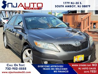 Used 2011 Toyota Camry SE image 1