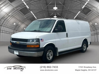 Used 2015 Chevrolet Express 2500 image 1