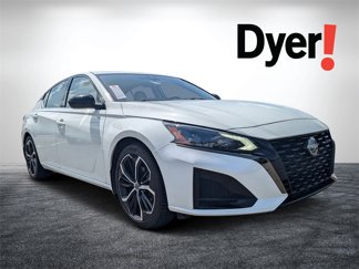 Used 2023 Nissan Altima 2.5 SR w/ SR Premium Package image 1