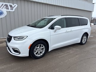 Used 2022 Chrysler Pacifica Touring-L image 1