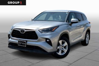 Used 2021 Toyota Highlander LE image 1