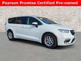Used 2023 Chrysler Pacifica Touring-L image 1