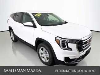 Used 2023 GMC Terrain SLE image 1