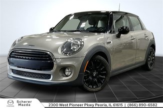 Used 2019 MINI Cooper 4-Door Hardtop image 1