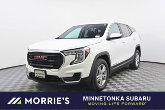 Used 2023 GMC Terrain SLE image 1