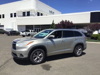 Used 2014 Toyota Highlander XLE image 1