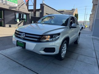Used 2015 Volkswagen Tiguan S image 1