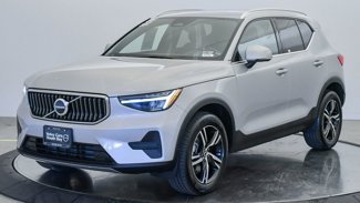 Certified 2025 Volvo XC40 B5 Core image 1