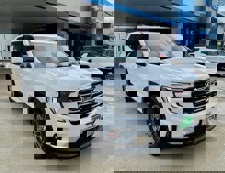 New 2025 GMC Acadia Elevation image 1