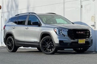Used 2024 GMC Terrain SLE w/ Elevation Edition image 1