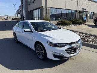 Used 2022 Chevrolet Malibu LT image 1