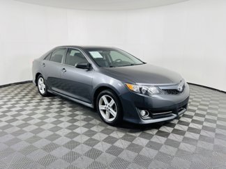 Used 2014 Toyota Camry L image 1