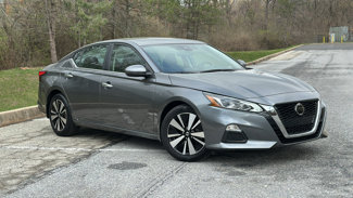 Certified 2022 Nissan Altima 2.5 SV image 1