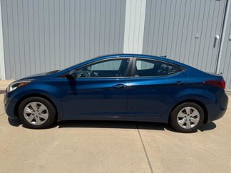 Used 2016 Hyundai Elantra SE image 1