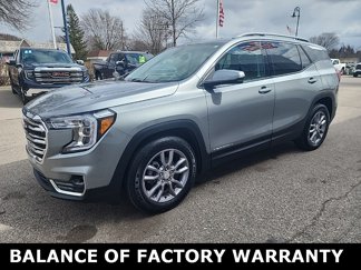 Used 2023 GMC Terrain SLT image 1