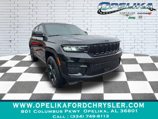 New 2025 Jeep Grand Cherokee Altitude image 1