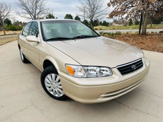 Used 2000 Toyota Camry LE image 1