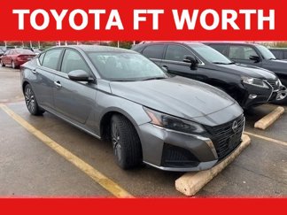 Used 2023 Nissan Altima 2.5 SV image 1