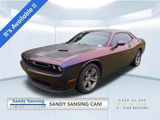 Used 2019 Dodge Challenger SXT image 1
