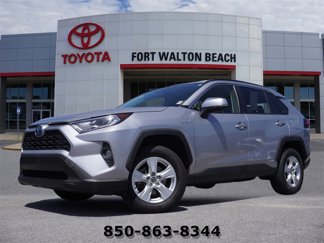 Used 2020 Toyota RAV4 XLE image 1
