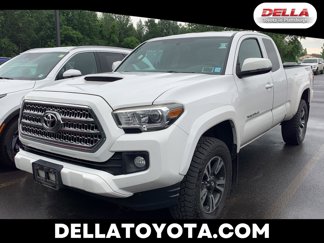 Used 2016 Toyota Tacoma SR5 image 1