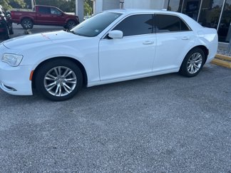Used 2017 Chrysler 300 Limited image 1